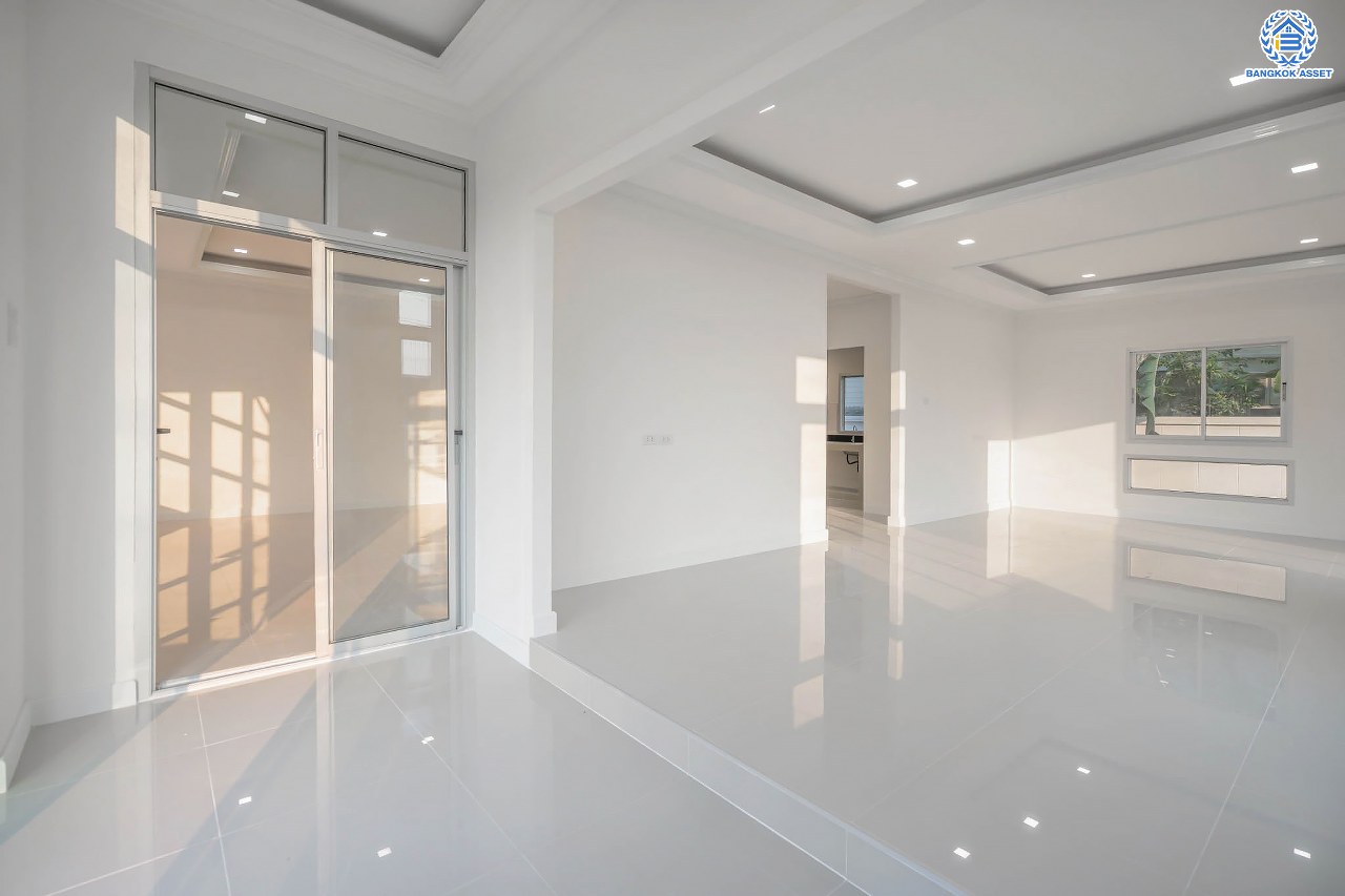 บ้านมือสองตกแต่งใหม่ โครงการ ชัยพฤกษ์ เพชรเกษม81 หลังมุม แบรนด์ Land&Houses พร้อมรองรับทุกความสุข บนเนื้อที่ 63.3 ตร.ว. ฟังก์ชัน 3 ห้องนอน 3 ห้องน้ำ 1 ห้องอเนกประสงค์ 2 ที่จอดรถ ทำเลเดินทางสะดวก เชื่อมต่อถนนเพชรเกษม ถนนมาเจริญ และใกล้ทางด่วน "เพชรเกษม"